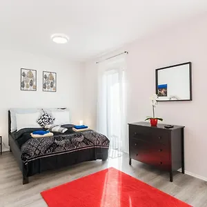New Blue Danube With Balcony And Parking , Budapest Ungarn